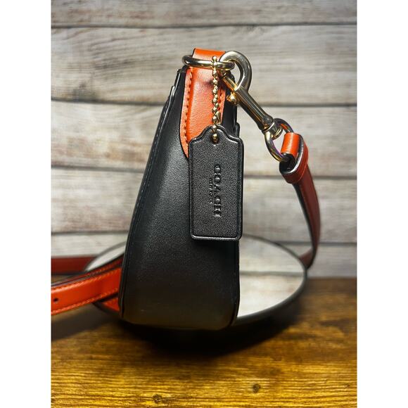 Coach Georgie Signature Baguette Shoulder Bag - Picture 4 of 11